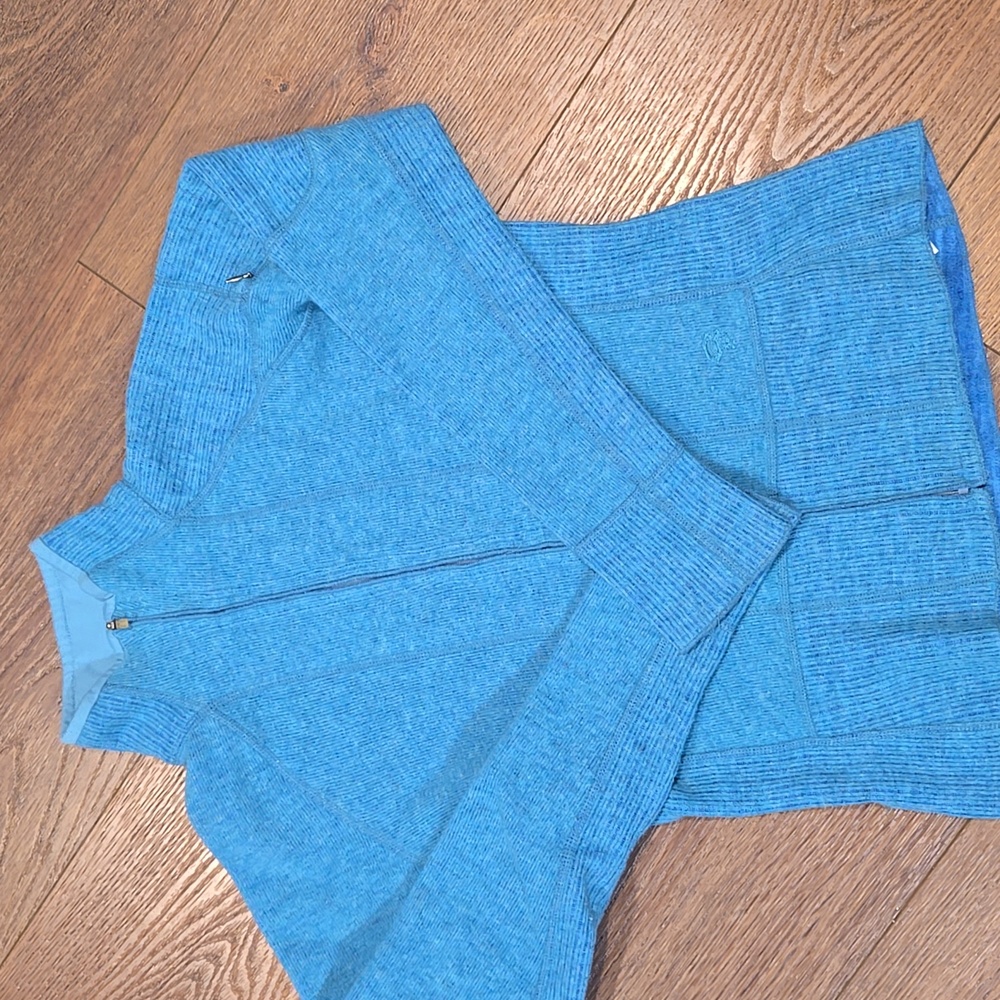 MOUNTAIN HARD WEAR SARAFINA WOOL BLEND SWEATER...SIZE SMALL.. #7795